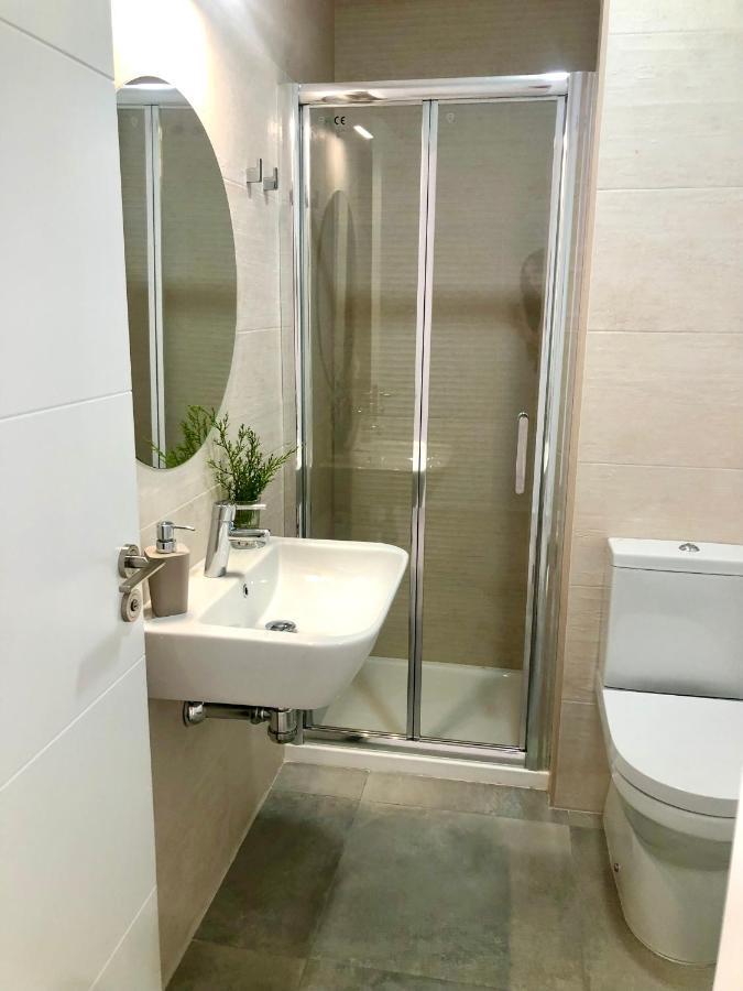 Ferienhaus Gatu Premium Conil Sunset House Con Piscina, 3 Dormit, 3 Banos, Jardin Privado , Wifi Y Parking, Preferente Mayores De 25 Anos Y Familias *